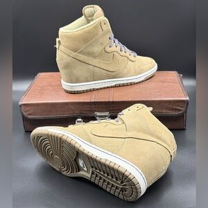 Wmns Nike Dunk Sky High